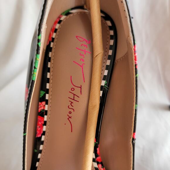 Betsey Johnson Black and Pink Floral Heels - Picture 7 of 14